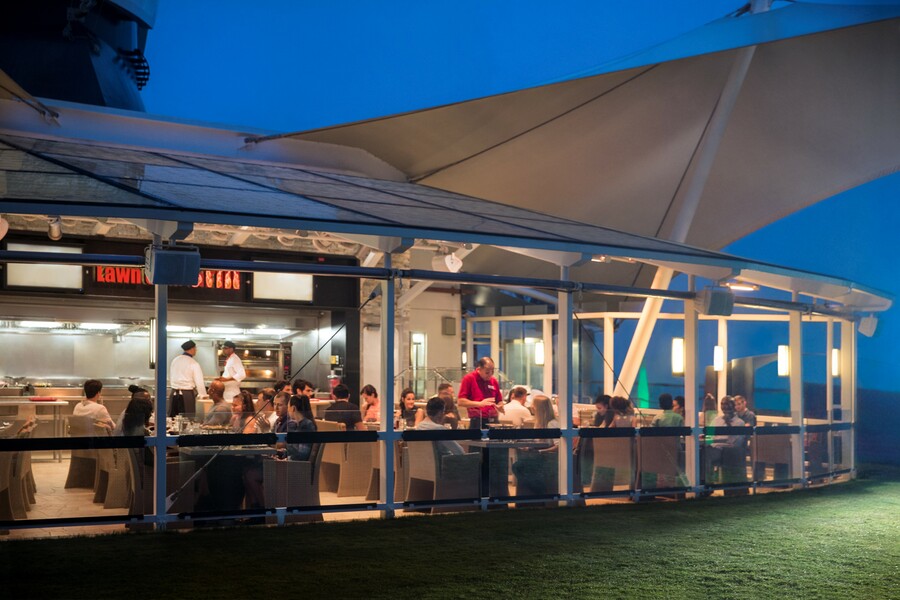 Celebrity Reflection - Lawn Club Grill 3, ©CEL.jpg